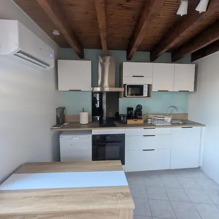 Ancienne Maison De Bourg Holiday home Plauzat